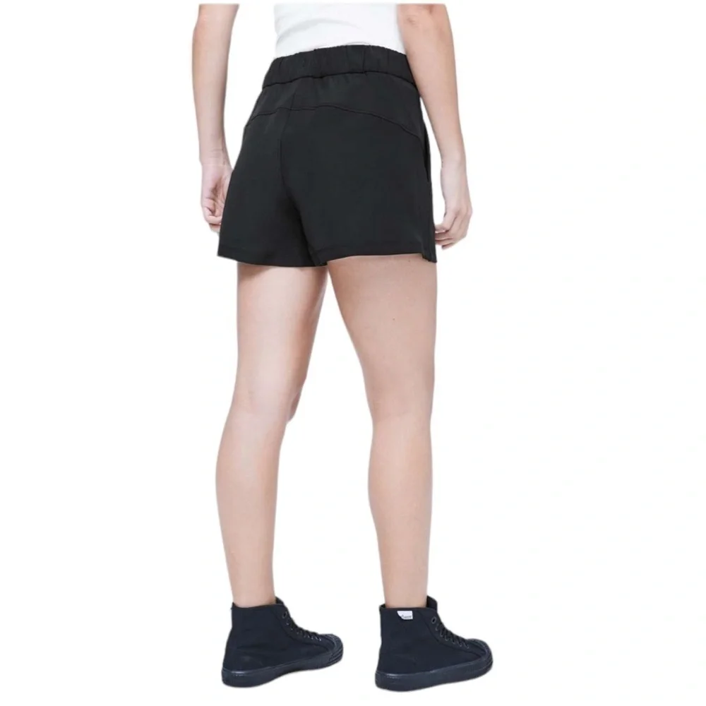 Lululemon On The Fly Short Woven 2.5